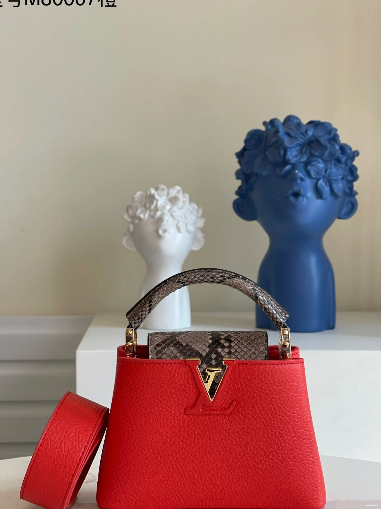 LOUIS VUITTON CAPUCINES MINI 0117